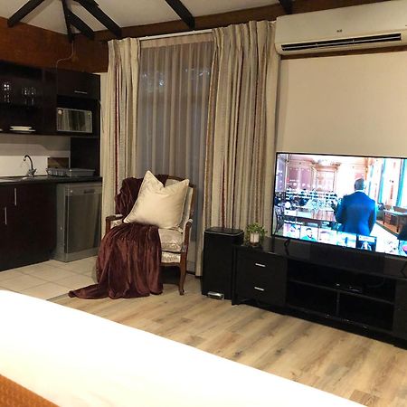Sand River Guest House Johannesburg Esterno foto
